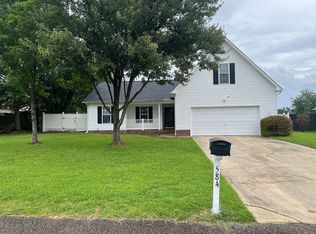 584 S Buckeye Dr, Raeford, NC 28376