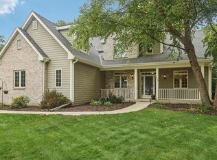 106 Blue Ridge Ct, Hartland, WI 53029