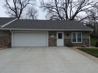 1815 Castle St, Waterloo, IA 50701