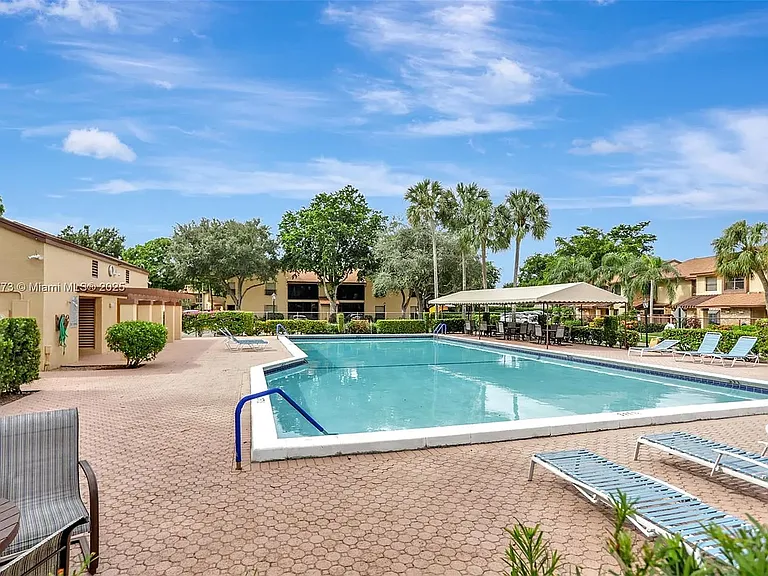 3939 Cocoplum Cir — Photo 11