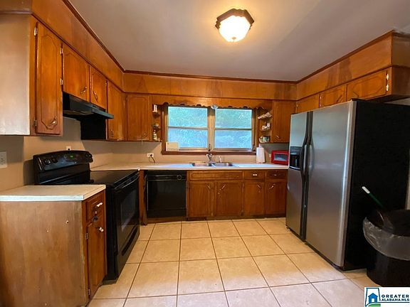 2nd image of 147 Evelyn St
