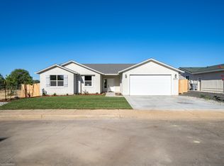 2015 Juarez Ln, Redding, CA 96003