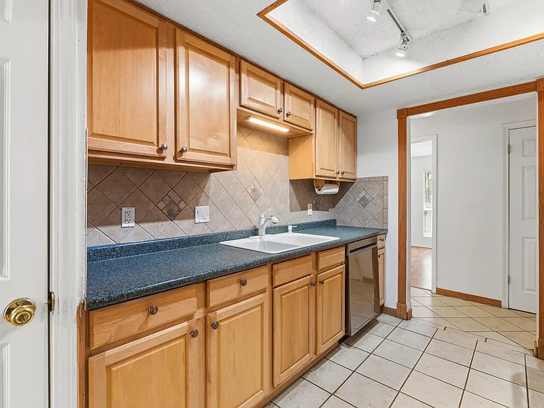3009 Bushnell Dr — Photo 11