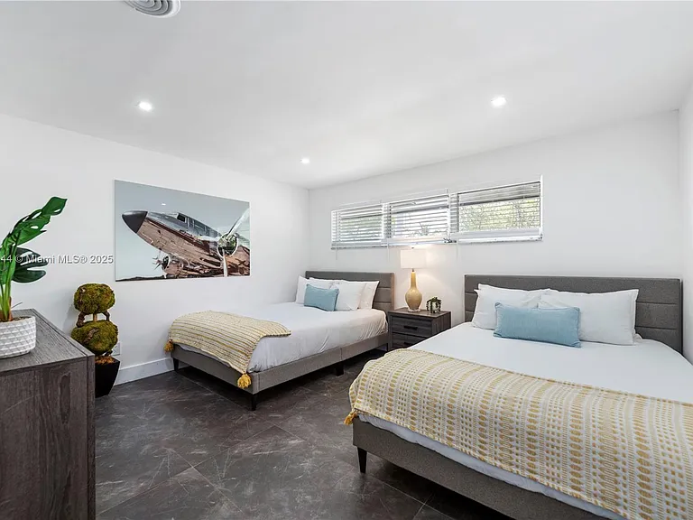 4322 Polk St — Photo 21