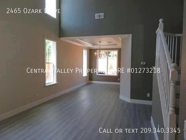 2465 Ozark Dr — Photo 3