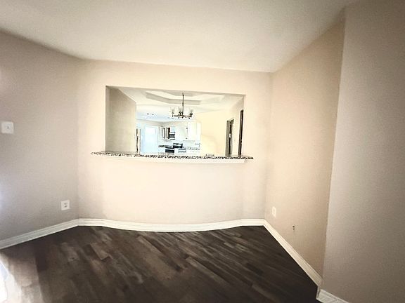 2nd image of 1215 Kenshire Ln