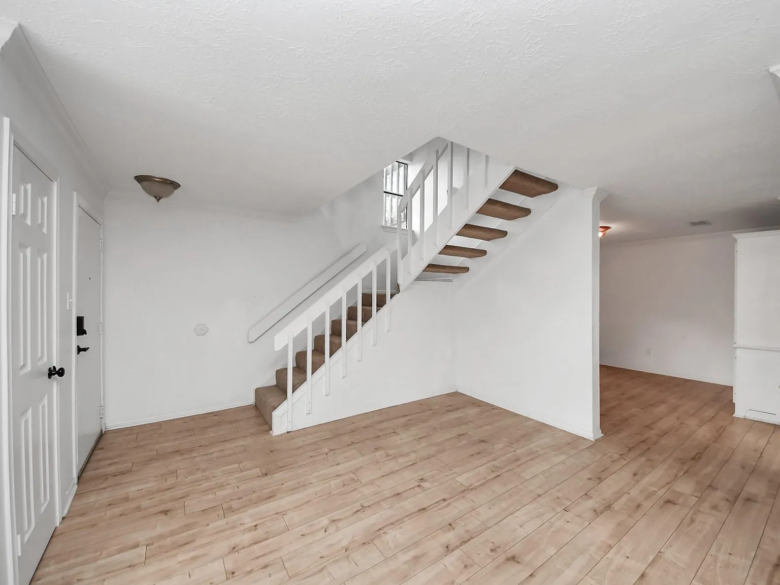 2 bed, 2.5 bath, 1468 sqft, $1,850 — Photo 3