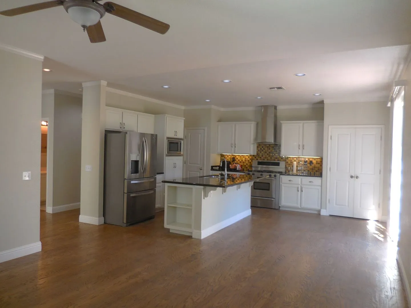 Spacious Single-Story Home with Workshop, RV Parking & Beautiful Backyard Available Now! — Photo 2
