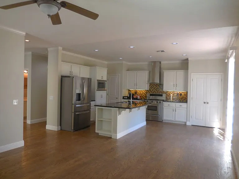 1079 Stillspring Dr — Photo 2