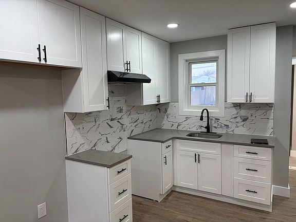 3rd image of 507 W Vine St