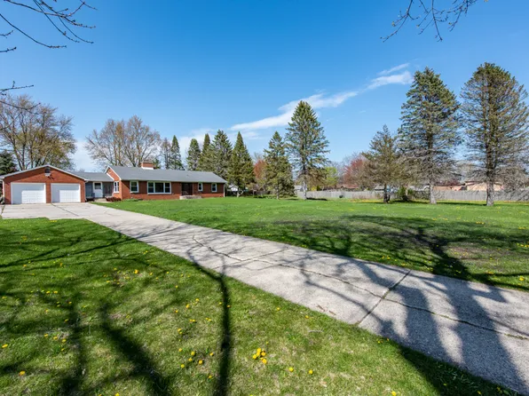 10738 9th St, Winthrop Harbor, IL 60096