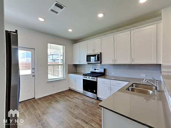2nd image of 332 Redonda Dr