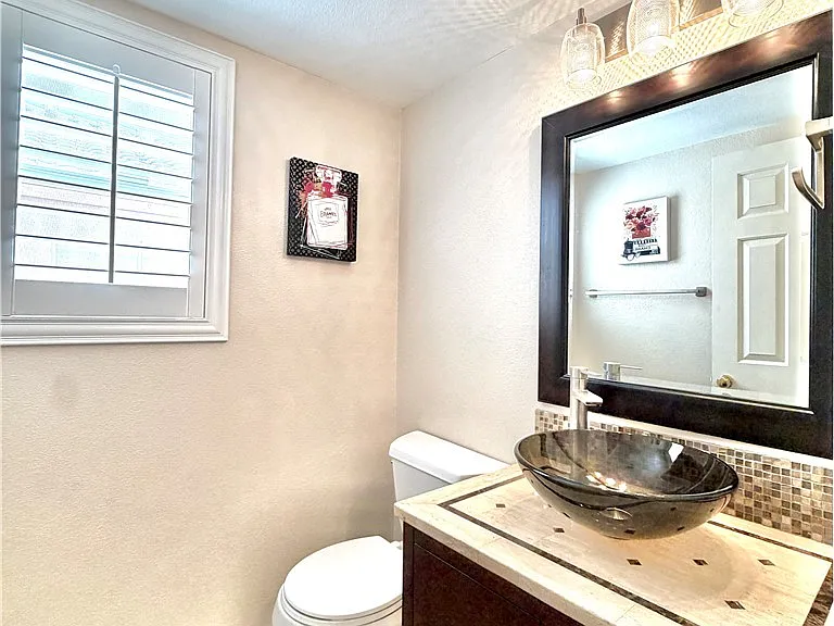 10087 Yellow Canary Ave — Photo 14