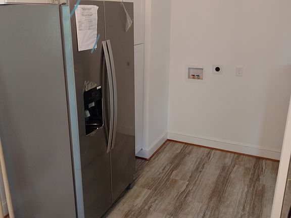 3rd image of 2413 Lincoln Ave