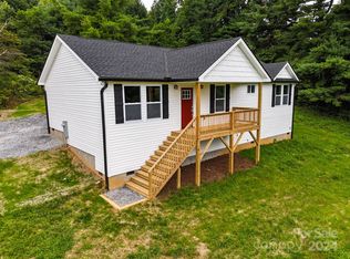 1374 Spicer Cove Rd, Hendersonville, NC 28792