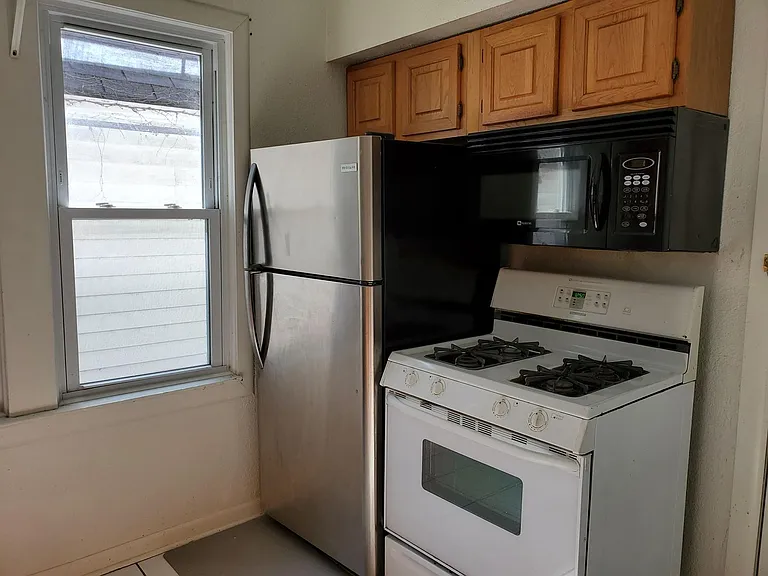 2425 N Cramer St — Photo 7