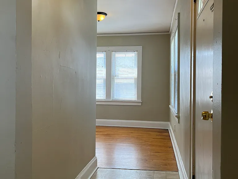 2223 E Vollmer Ave — Photo 6