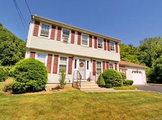 20 Tapping Cir, Milford, CT 06460
