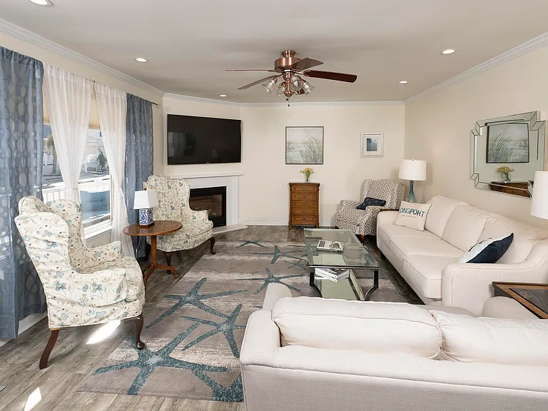 220 N 35th Ave #WINTER RENTAL — Photo 10