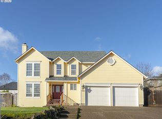 142 SW Spruce St, Dundee, OR 97115