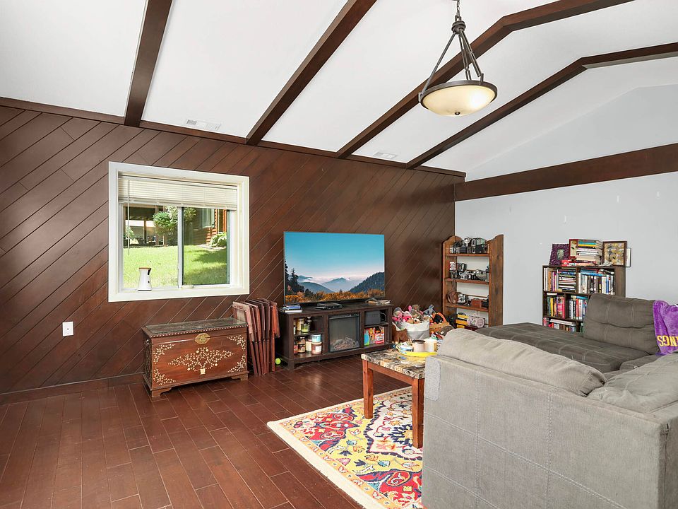Hardwood floors and hardwood beams and accents all over
