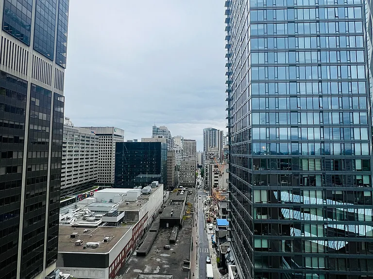 771 Yonge St #1902 — Photo 14