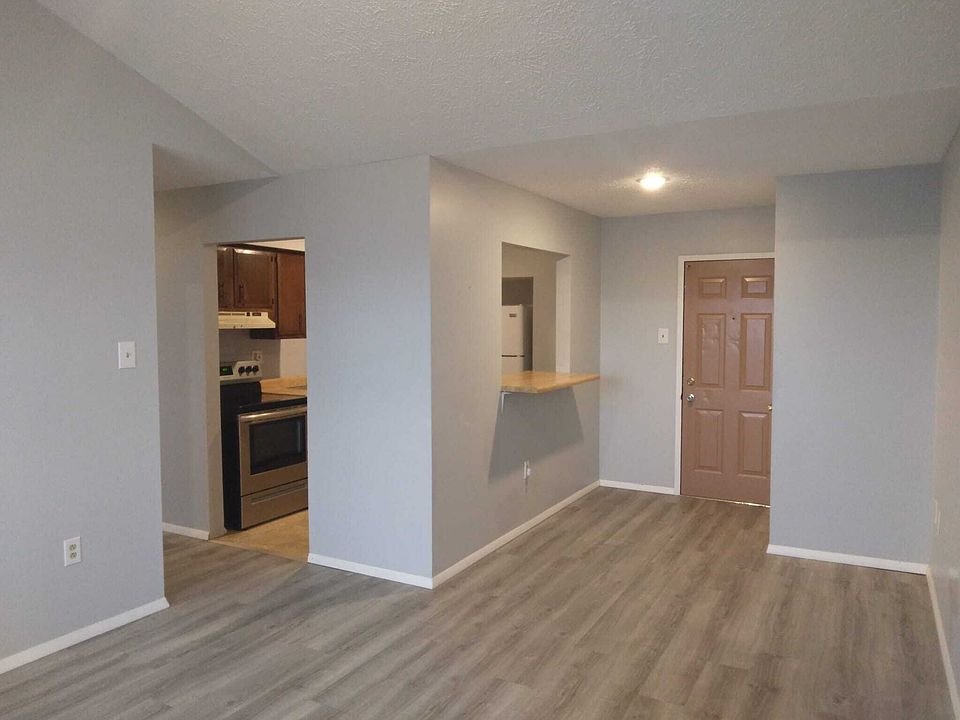 1st image of 333 Manown St #200