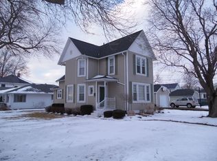 624 5th St SE, Dyersville, IA 52040