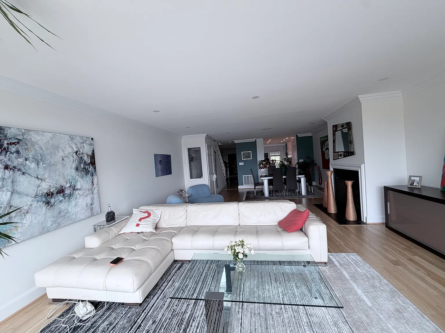 4 bed, 3.5 bath, 2550 sqft, $8,000 — Photo 3