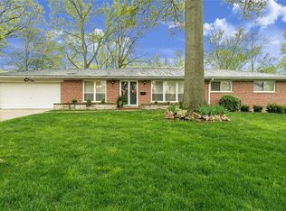 850 Garland Pl, Saint Louis, MO 63122