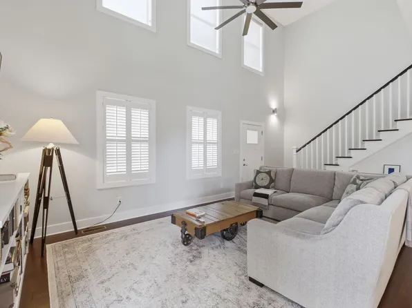 235 Augusta Ave, Pleasant View, TN 37146