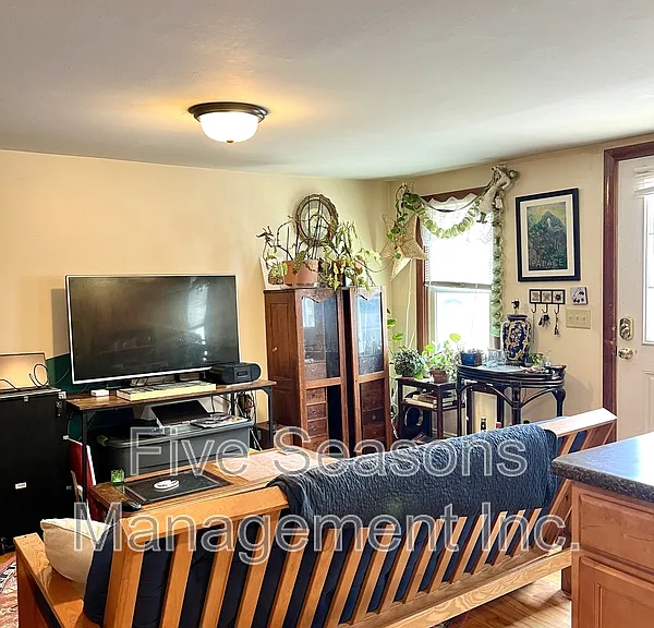 40 Intervale Ave #6 — Photo 6