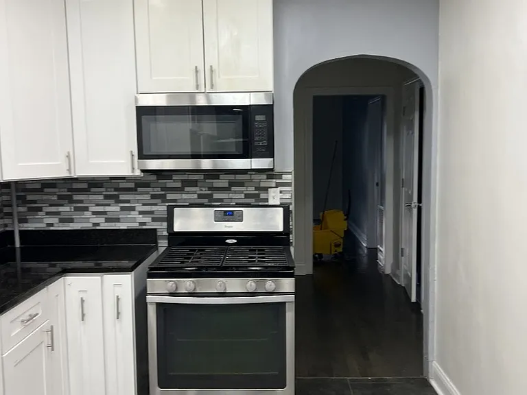 7151 S Green St #2 — Photo 6