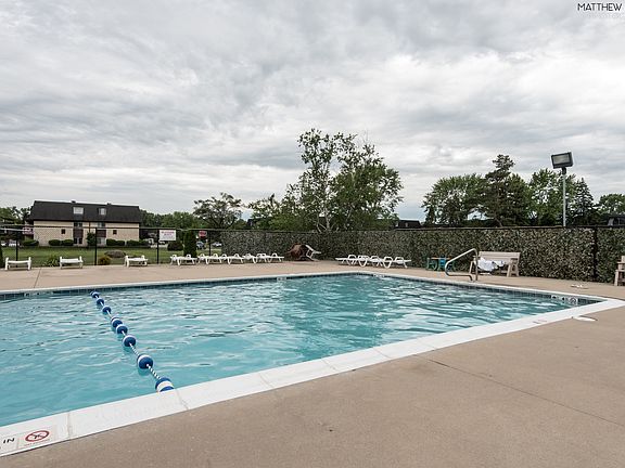 4th image of 11128 S 84th Ave APT 1B