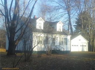88 Grove St, Newport, ME 04953