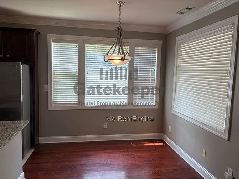 208 Lenox Dr — Photo 3