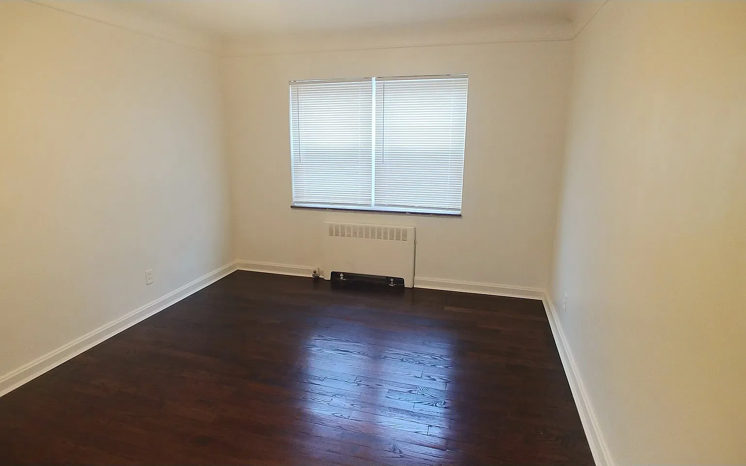 1640 Anita Place — Photo 3