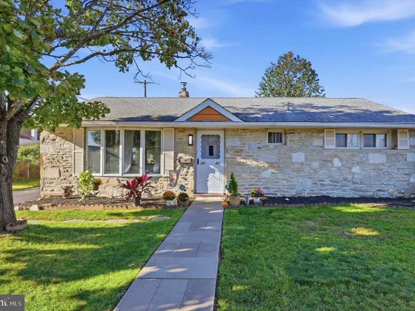 2503 Laurel Dr, Bristol, PA 19007
