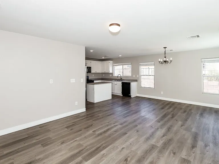 570 Swiss Cottage Ave — Photo 6