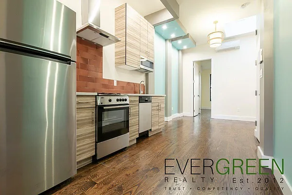 Rented by Evergreen Apartments BK | media 4