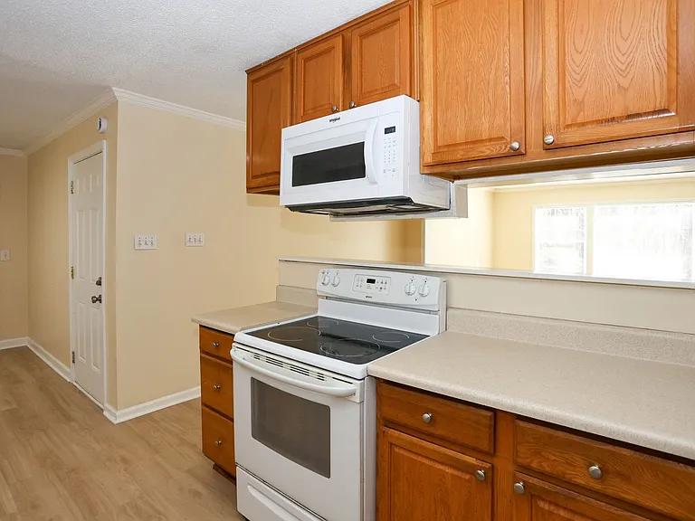 3165 Laura Ln — Photo 10