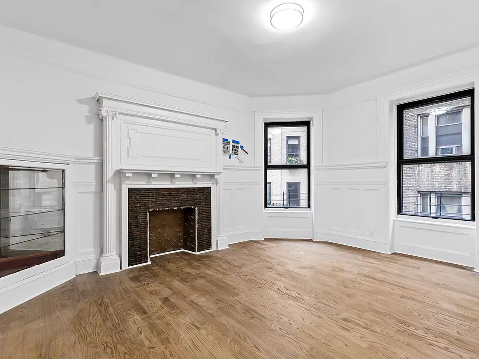 1st image of 310 W 99th St APT 401