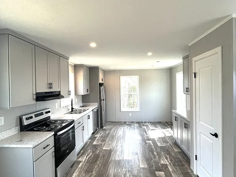 1315 Edenville Rd — Photo 3