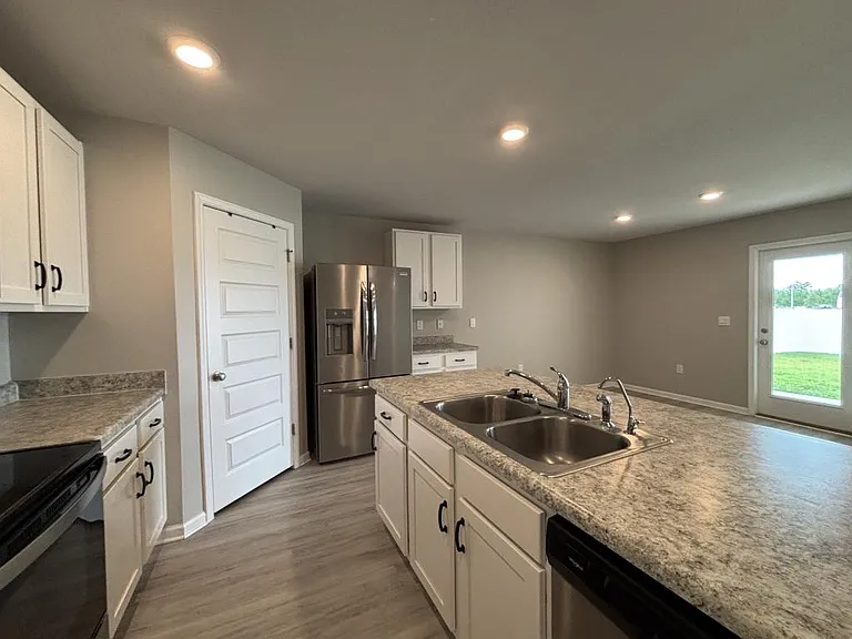 6359 Bellavia Ln — Photo 7