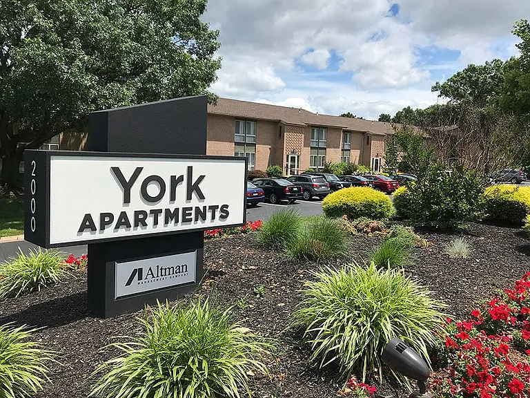 York Apartments — Photo 1