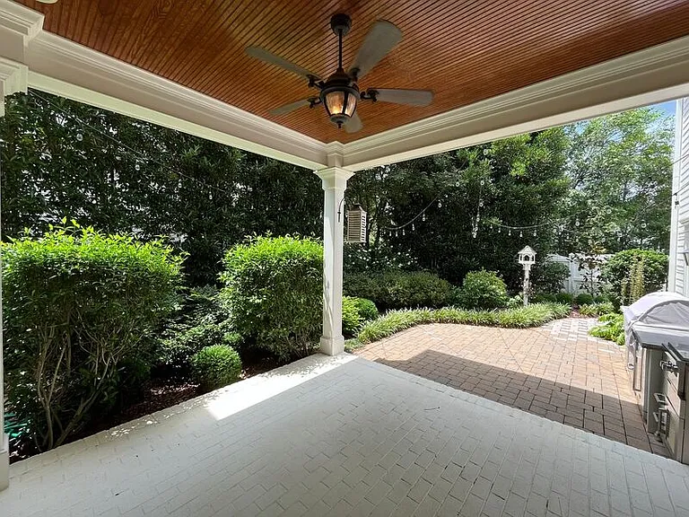 535 Guilford Cir — Photo 51