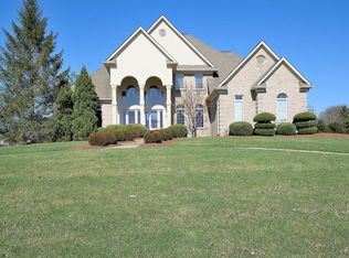 12037 Hunting Crest Dr, Prospect, KY 40059