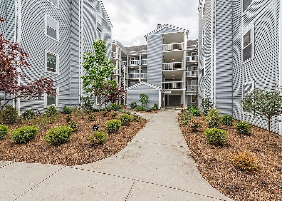 2nd image of 3179 Summit Square Dr #2-E7