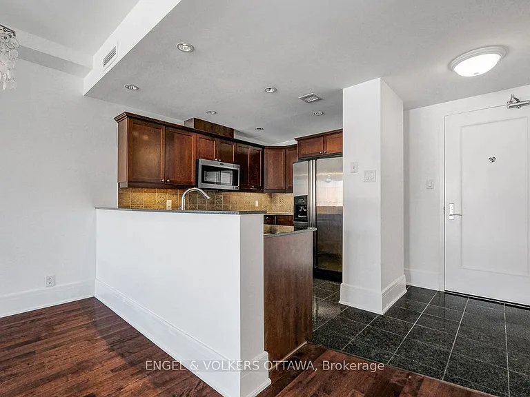 700 Sussex Dr N #403 — Photo 14