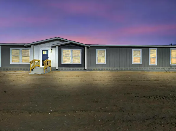 1105 17th St NW, Rio Rancho, NM 87144